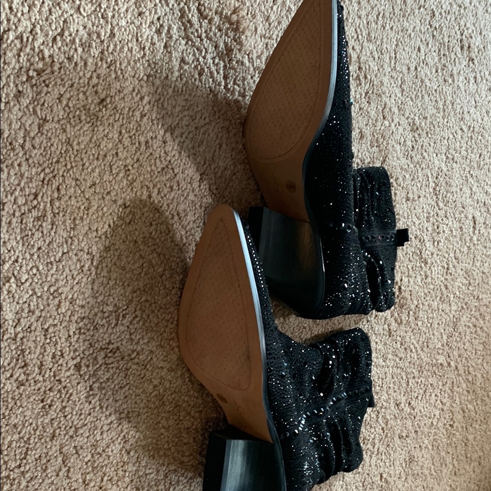 Elegant Black Ankle Boots - Picture 3 of 7